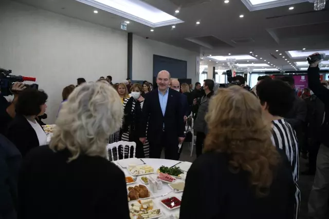 İçişleri Bakanı Soylu, Balıkesir'de kadın muhtarlarla bir araya geldi Açıklaması