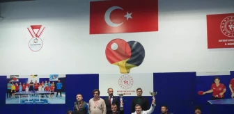 Kayseri'de engelliler masa tenisi turnuvasında mücadele etti