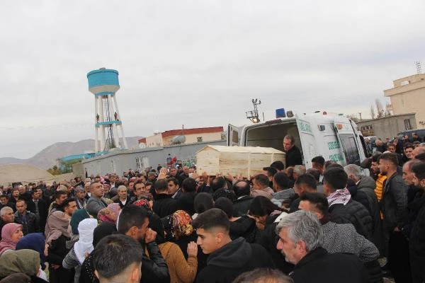 Öldürülen AK Parti Cizre eski ilçe başkanının kardeşi toprağa verildi