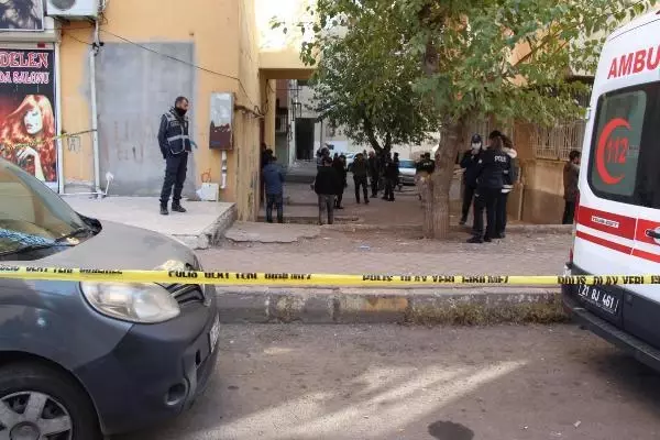 Son dakika haberi! 18 YAŞINDAKİ OĞLUNU ÖLDÜRDÜ, EŞİ VE KIZINI YARALADI