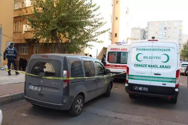 Son dakika haberi! 18 YAŞINDAKİ OĞLUNU ÖLDÜRDÜ, EŞİ VE KIZINI YARALADI