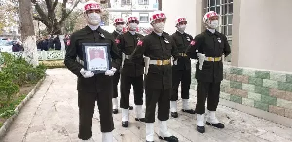 ABD'DE HAYATINI KAYBEDEN ASTSUBAY, BALIKESİR'DE TOPRAĞA VERİLDİ