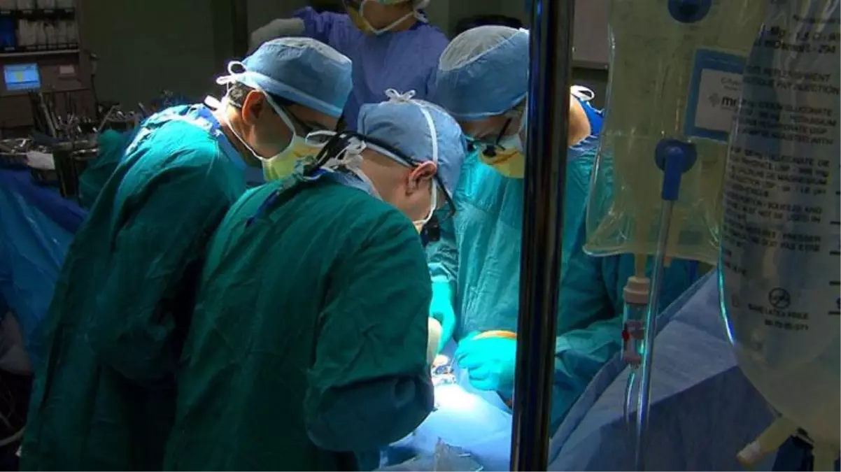 Burnu tıkanınca hastaneye gitti! Doktorlar, gördükleri diş karşısında acil toplantı kararı aldı