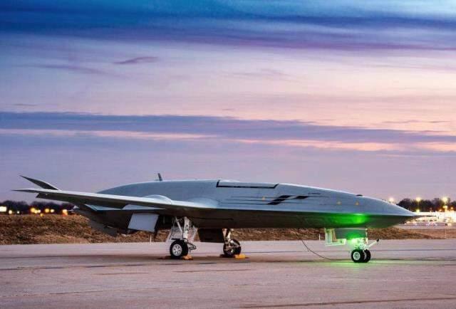 Dünyanın ilk insansız tanker uçağı MQ-25 Stingray, uçak gemisine konuşlandırıldı