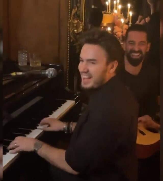 Galatasaray kaptanı Arda Turan ve Mustafa Ceceli'nin komik düeti sosyal medyayı sallad