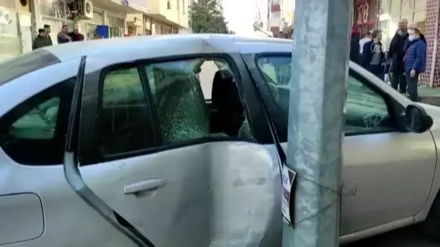 İki otomobilin çarpışması sonucu 4 kişi yaralandı