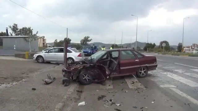 Son dakika haberleri | İki otomobilin çarpıştığı kazada 3 kişi yaralandı