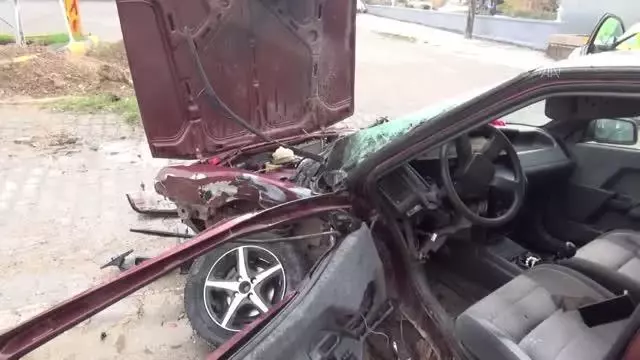 Son dakika haberleri | İki otomobilin çarpıştığı kazada 3 kişi yaralandı