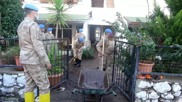 Son dakika haber! Jandarma selin yaralarını sarıyor