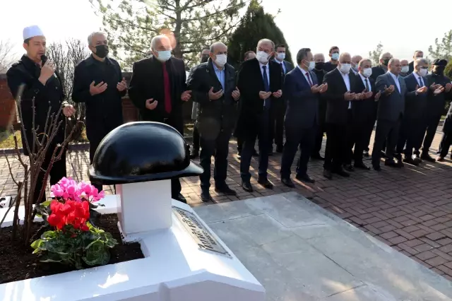 Metin Türker mezarı başında anıldı