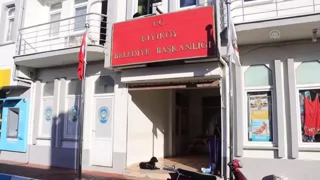 KIRKLARELİ - Görevden uzaklaştırılan Kıyıköy Belediye Başkanı Sevinç'in yerine Yatkın seçildi