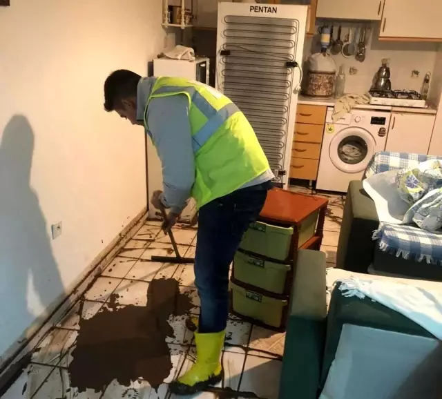 Marmaris Kaymakamı Aksoy, selzedeleri yalnız bırakmadı
