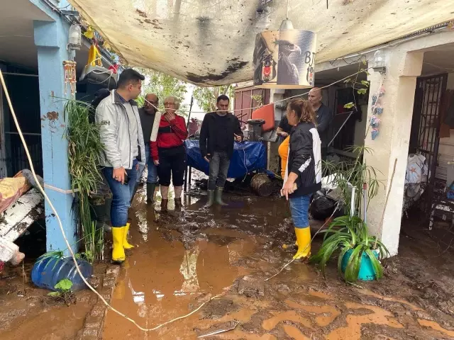 Marmaris Kaymakamı Aksoy, selzedeleri yalnız bırakmadı