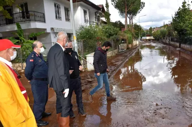 Marmaris Kaymakamı Aksoy, selzedeleri yalnız bırakmadı