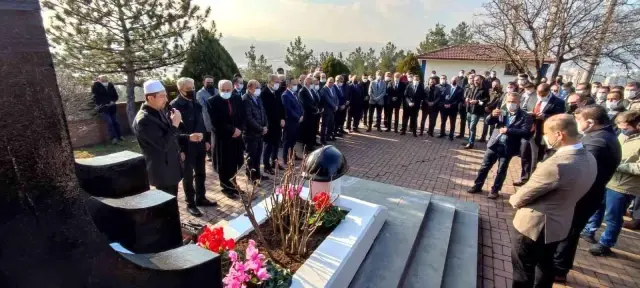 Son dakika genel: Metin Türker ölümünün 24. yılında mezarı başında anıldı