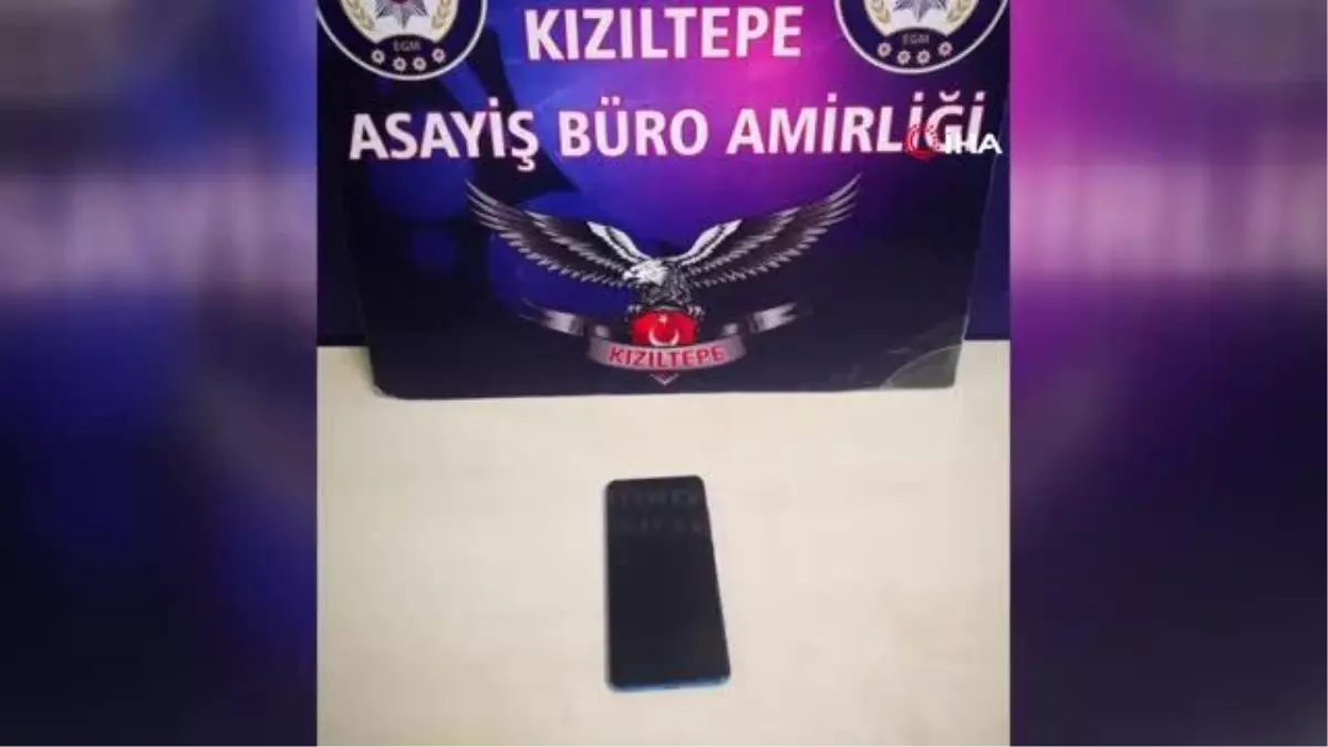 15 yaşındaki hırsız kamerada... Bebek arabasından telefonu böyle çaldı