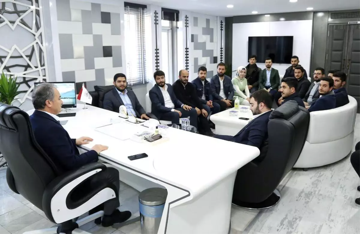 AK PARTİLİ GENÇLERDEN, BAŞKANIMIZA ZİYARET
