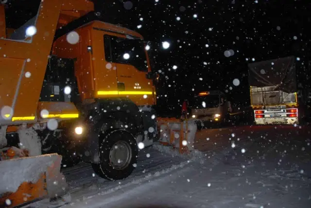 Antalya'da kar yağışı başladı, şimdiden 15 santimetreye kadar ulaştı