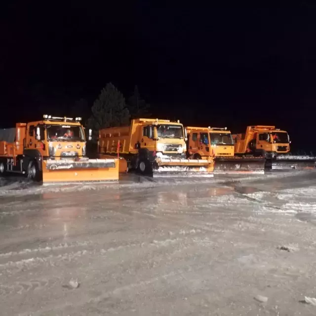 Antalya'da kar yağışı başladı, şimdiden 15 santimetreye kadar ulaştı