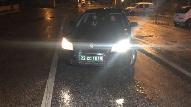 Askeri yasak bölgede yakalanan Yunan polis, kız arkadaşıyla yanlış yola girmiş