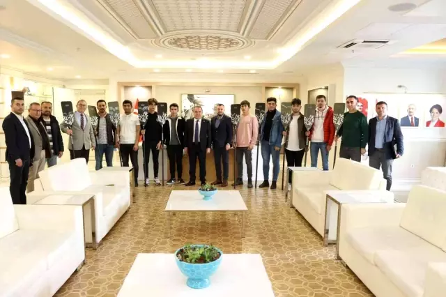 Başkan Böcek'ten Şampiyon raftingcilere destek