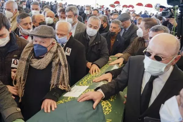 Son dakika haber: Kılıçdaroğlu, gazeteci Emel Yıldırım'ın cenazesine katıldı
