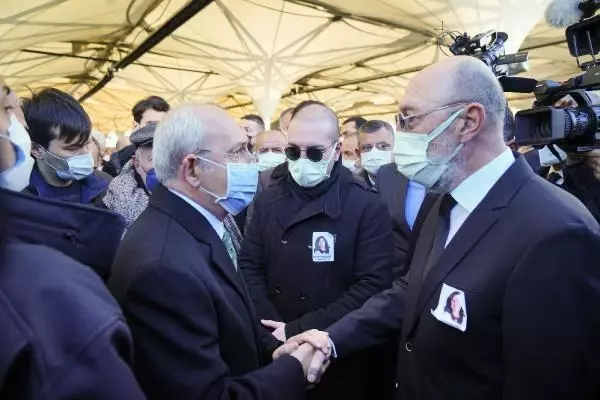 Son dakika haber: Kılıçdaroğlu, gazeteci Emel Yıldırım'ın cenazesine katıldı