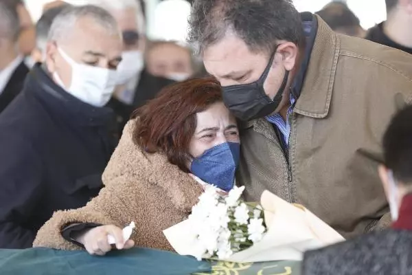 Son dakika haber: Kılıçdaroğlu, gazeteci Emel Yıldırım'ın cenazesine katıldı