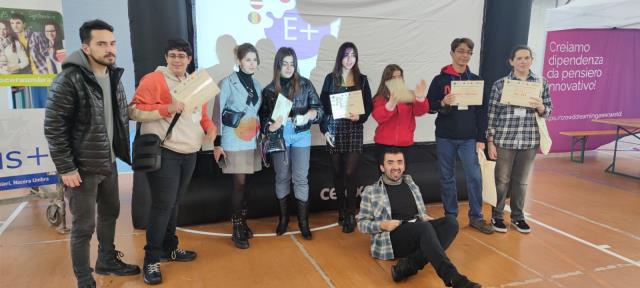 Liselilerin 'hack' turnuvasında Türk öğrenciler birinciliği kimseye bırakmadı