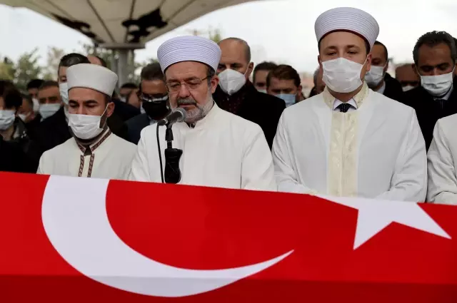 Prof. Dr. Şaban Teoman Duralı son yolculuğuna uğurlandı