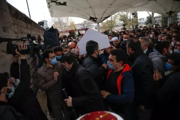Prof. Dr. Teoman Duralı son yolculuğuna uğurlandı