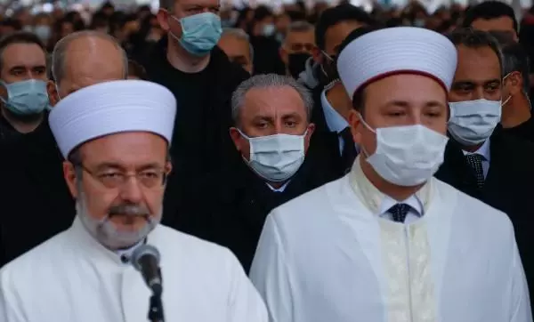 Prof. Dr. Teoman Duralı son yolculuğuna uğurlandı