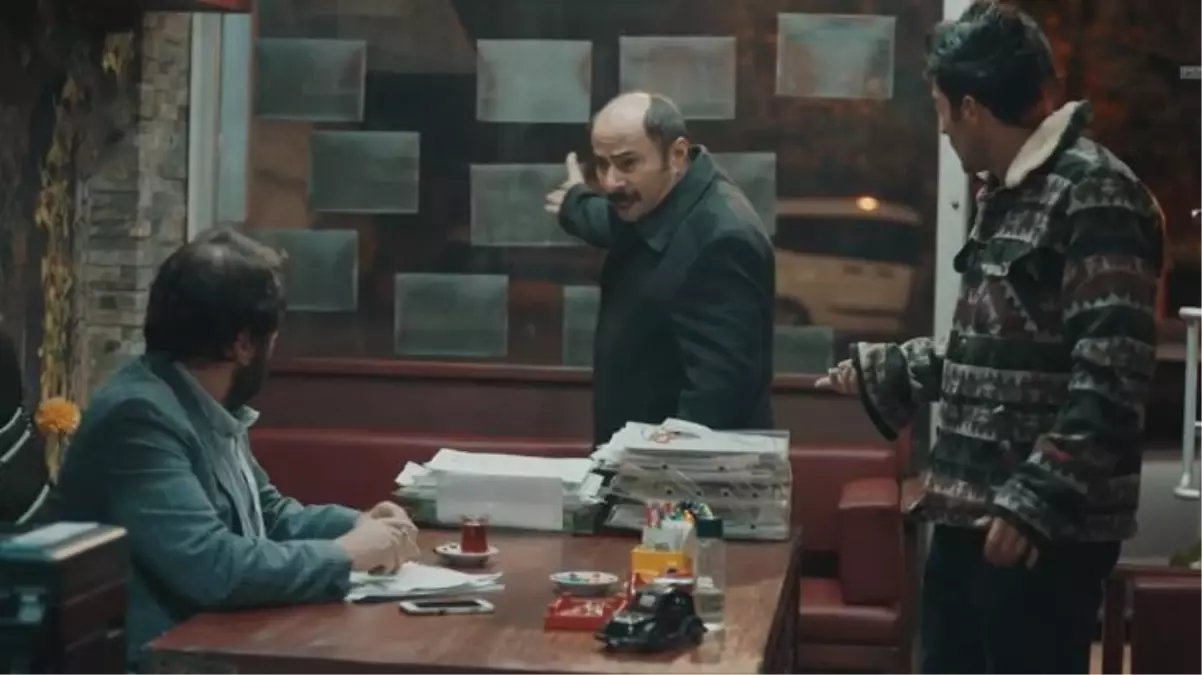 Üç Kuruş'ta dikkat çeken sahne! Artan kira fiyatlarına tepki gösterdiler