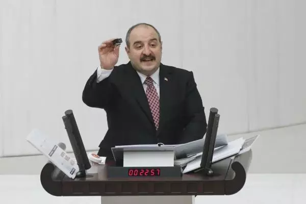 Bakan Varank, TBMM'de bütçe sunumu yaptı