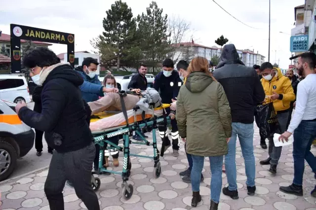 Bıçaklanan kadını ölümden jandarma kurtardı! O anlar saniye saniye kamerada