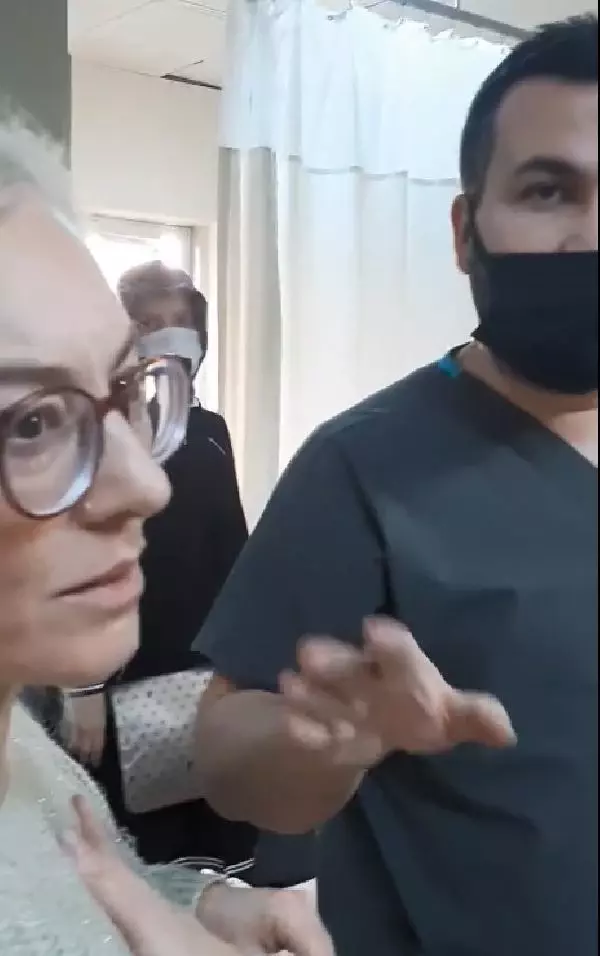 Doktorla tartışan Selin'in maske ve aşı karşıtı olduğu ortaya çıktı