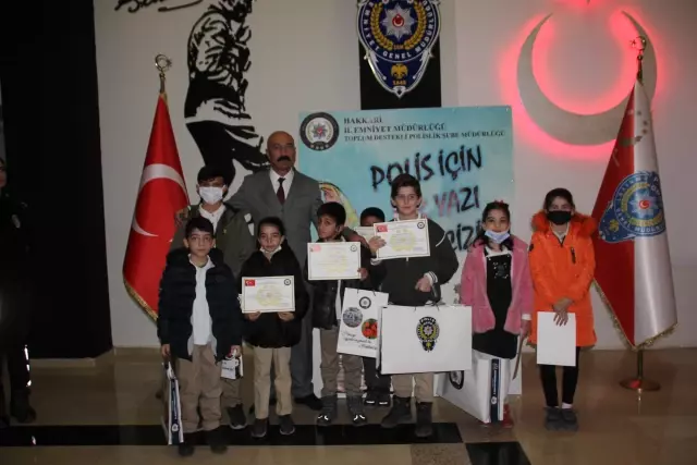 Son dakika haberleri! Hakkari polisi başarılı öğrencileri ödüllendirdi