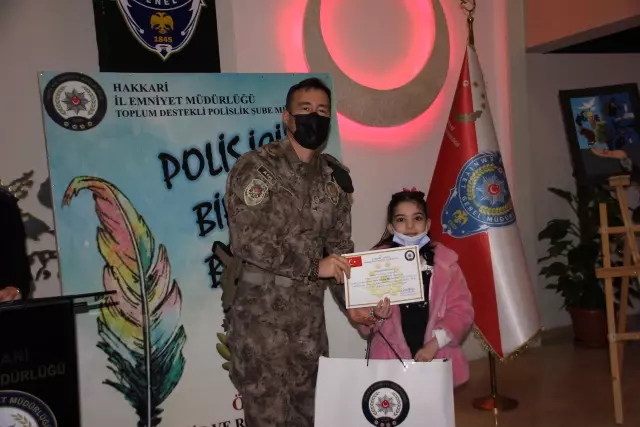 Son dakika haberleri! Hakkari polisi başarılı öğrencileri ödüllendirdi