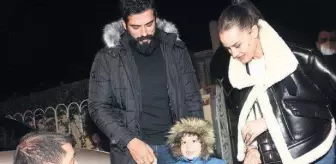 Karan'ın 'Anneni mi seviyorsun babanı mı?' sorusuna verdiği cevap kahkahaya boğdu Karan'ın 'Anneni mi seviyorsun babanı mı?' sorusuna verdiği cevap kahkahaya boğdu