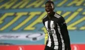 N'Sakala, Beşiktaş taraftarını yine çileden çıkardı! Tepkiler sonrası paylaşımını hemen sildi