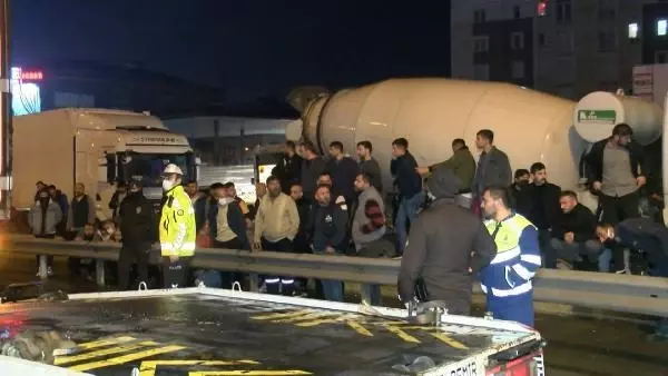 Pendik D-100 Karayolu'nda kaza: 1 ölü, 3 yaralı