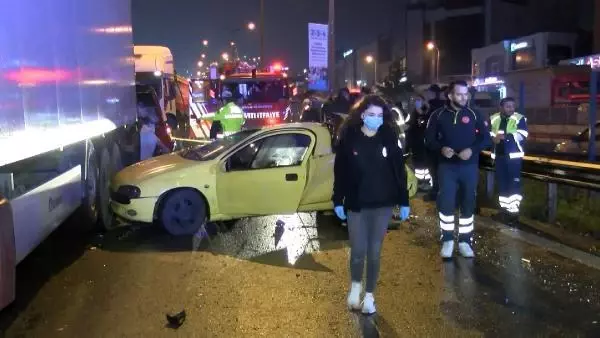 Pendik D-100 Karayolu'nda kaza: 1 ölü, 3 yaralı