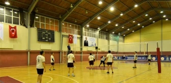 Sandıklı Belediyesi Müdürlükler Arası Voleybol Turnuvası başladı