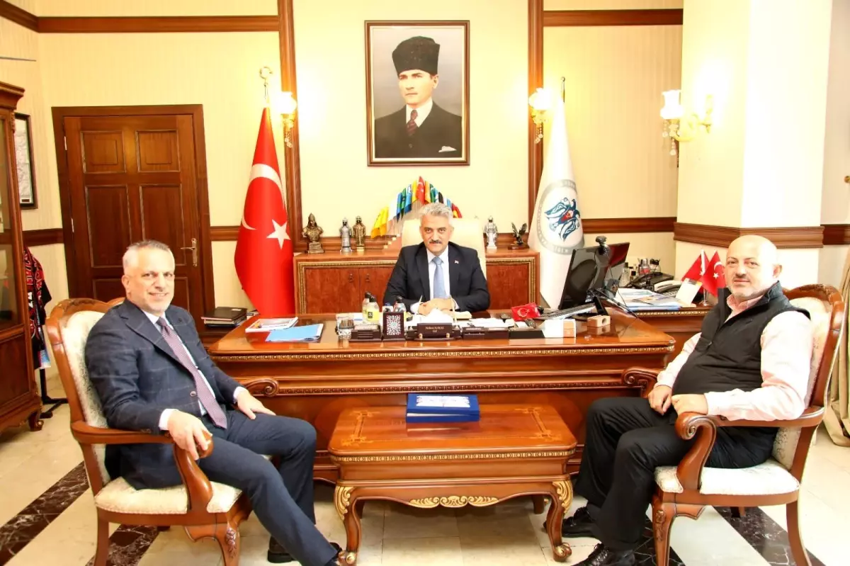 Sayın Valimiz Ziyaretçilerini Kabul Etti