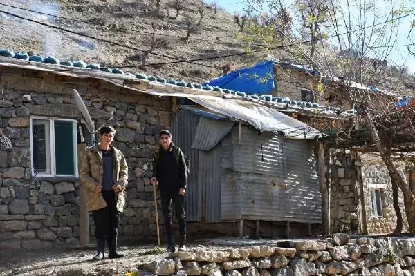 Şırnaklı çobanlar askeri kameraya yakalandı! Yaptıkları hareket izleyenleri ağlattı