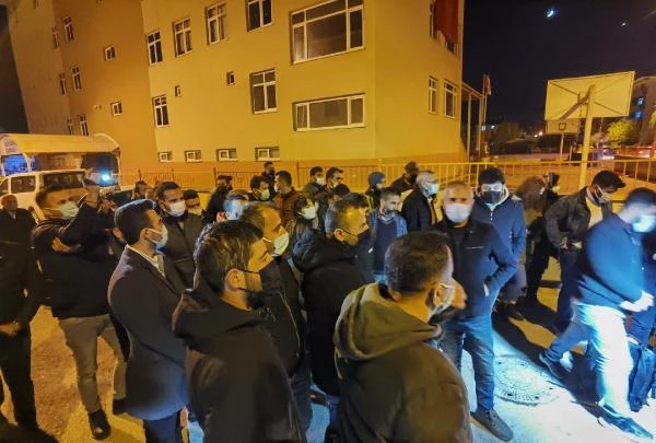 Av için gelen 12 kişilik grup Tunceli'yi karıştırdı! Vatandaşlar pankart açıp protesto etti