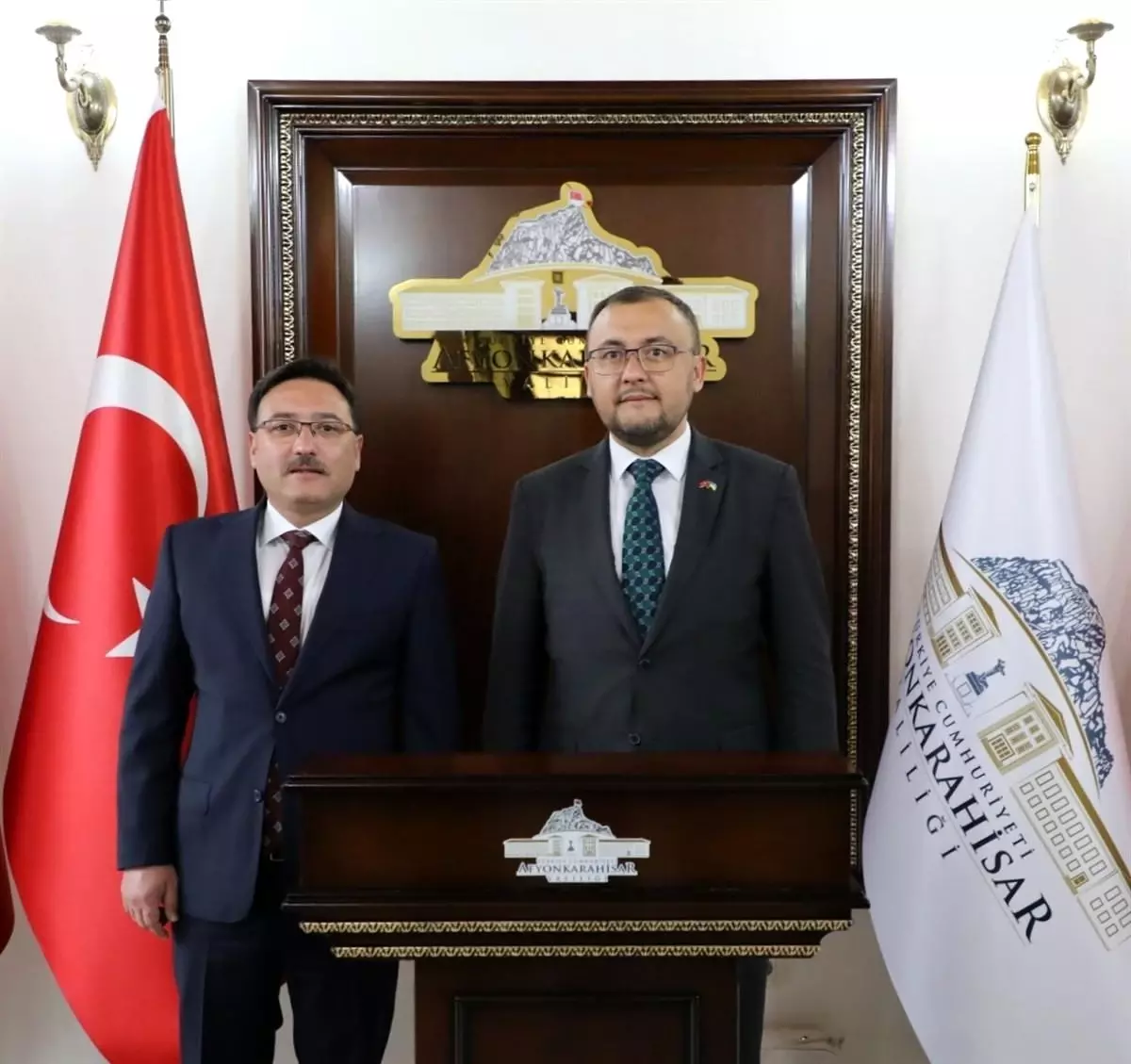 Vali Çiçek, Büyükelçi Bodnar'a kentin ekonomik potansiyeli hakkında bilgi verdi