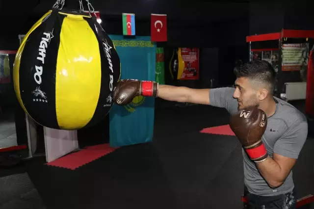 Azerbaycan'ın milli dövüşçüsü İmran, dünya şampiyonası için Karabük'te form tutuyor