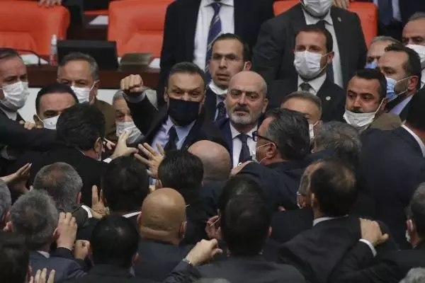 Son dakika haberleri | Bakan Soylu: İlçe başkanımıza pusu kurarak öldüreni, HDP milletvekilinin evinde yakaladık