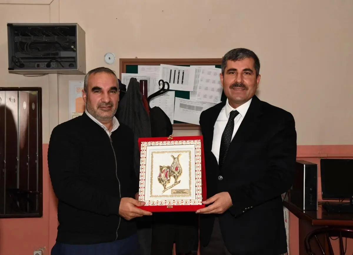 BAŞKAN ASYA, CUMHURİYET ORTAOKULU ÖĞRETMENLERİ İLE BİR ARAYA GELDİ